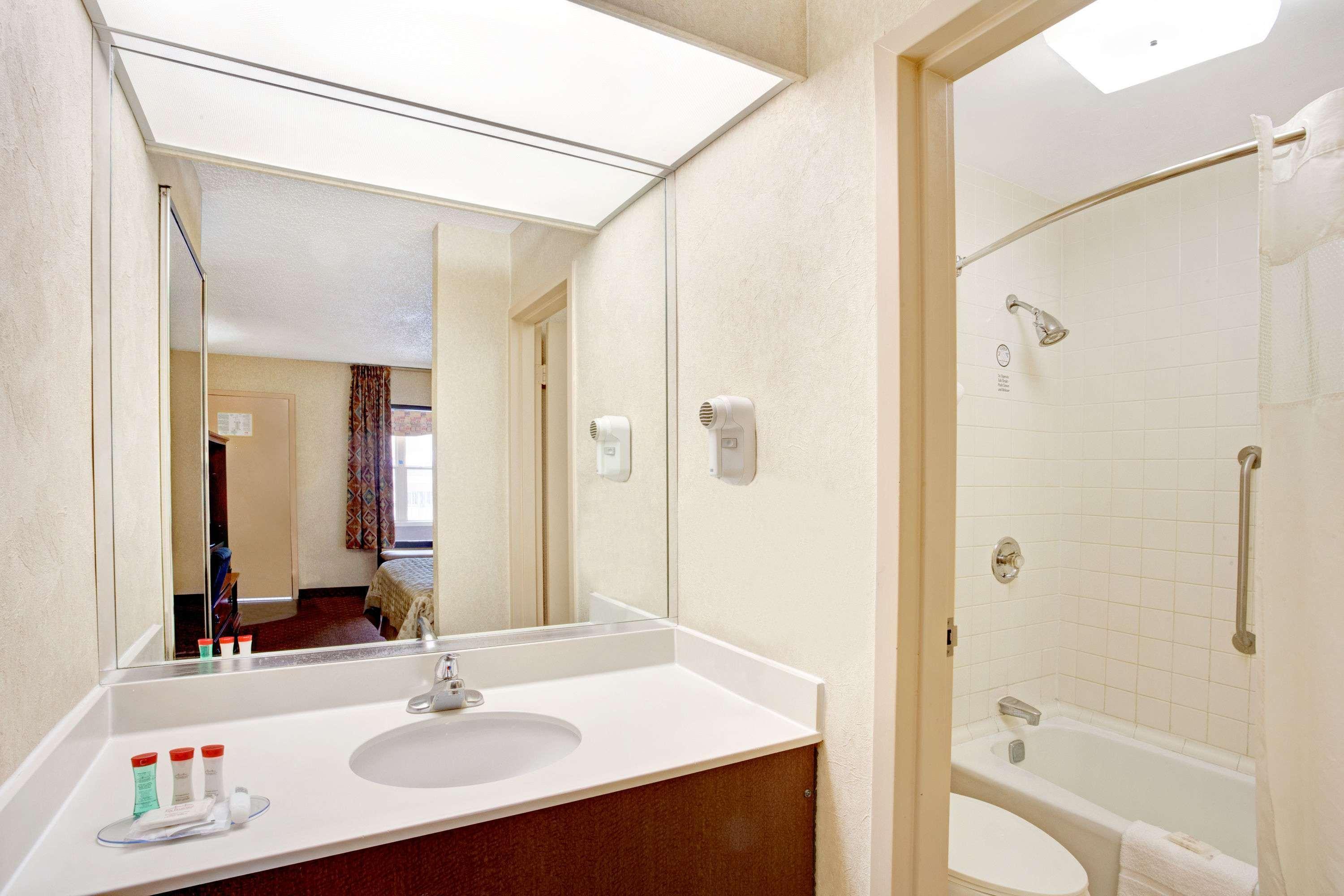 Hotel Ramada By Wyndham West Memphis Exteriér fotografie